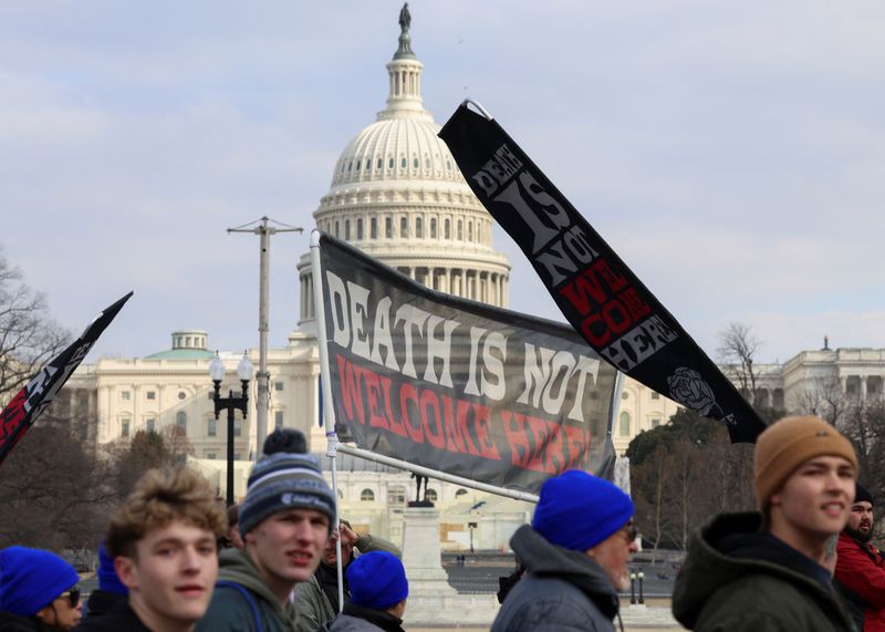 © Reuters. The U.S. Capitol is seen as anti-abortion demonstrators take part in the annual March for Life rally, in Washington, U.S., January 24, 2025. REUTERS/Evelyn Hockstein