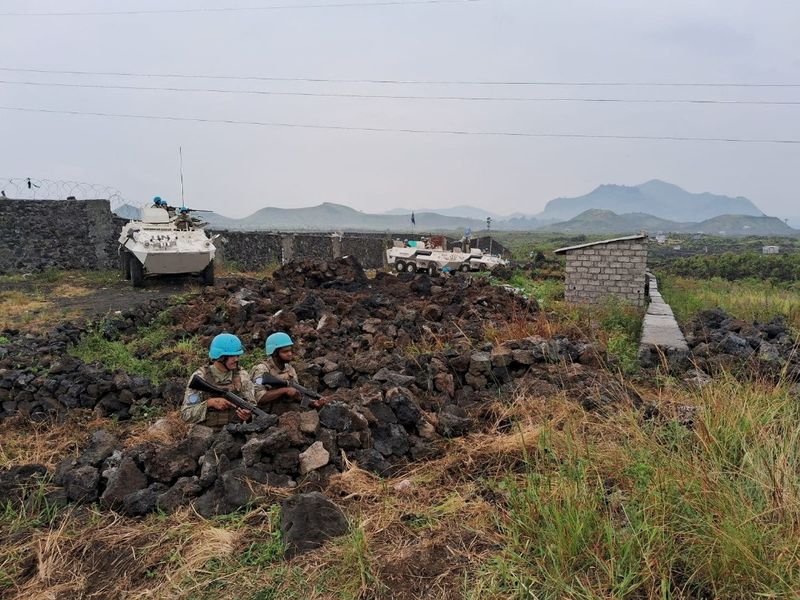 © Reuters. Members of the United Nations Organization Stabilization Mission in the Democratic Republic of the Congo (MONUSCO) keep guard in a location given as North Kivu, Democratic Republic of Congo, in this handout picture released January 26, 2025. MONUSCO/Handout via REUTERS    