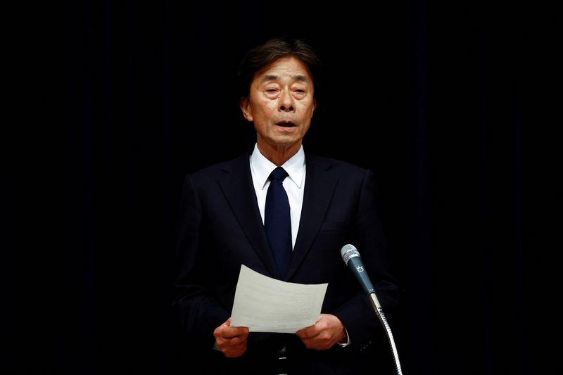 © Reuters. Fuji Television Network Inc. President Koichi Minato attends a press conference at the company's headquarters in Tokyo, Japan January 27, 2025.  REUTERS/Issei Kato