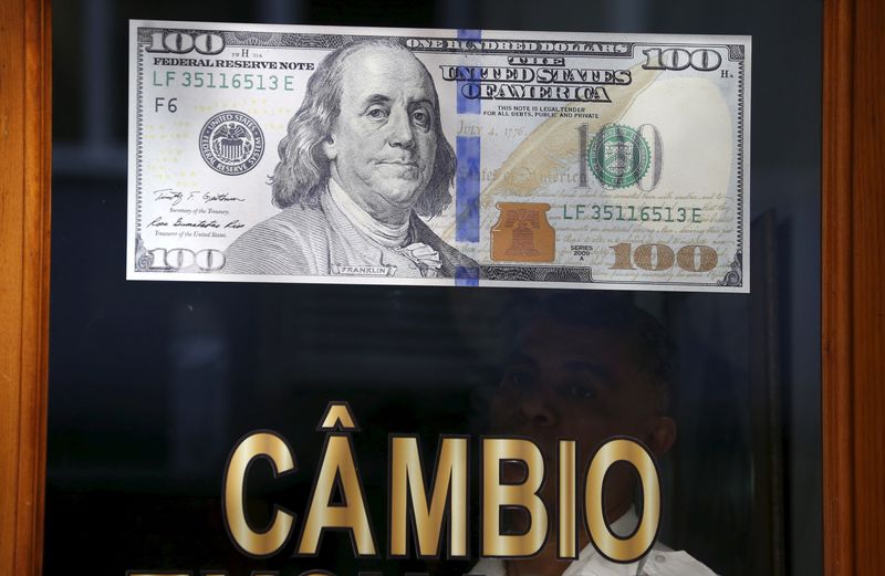 &copy; Reuters. Casa de câmbio no Rio de Janeiron24/09/2015.  REUTERS/Sergio Moraes