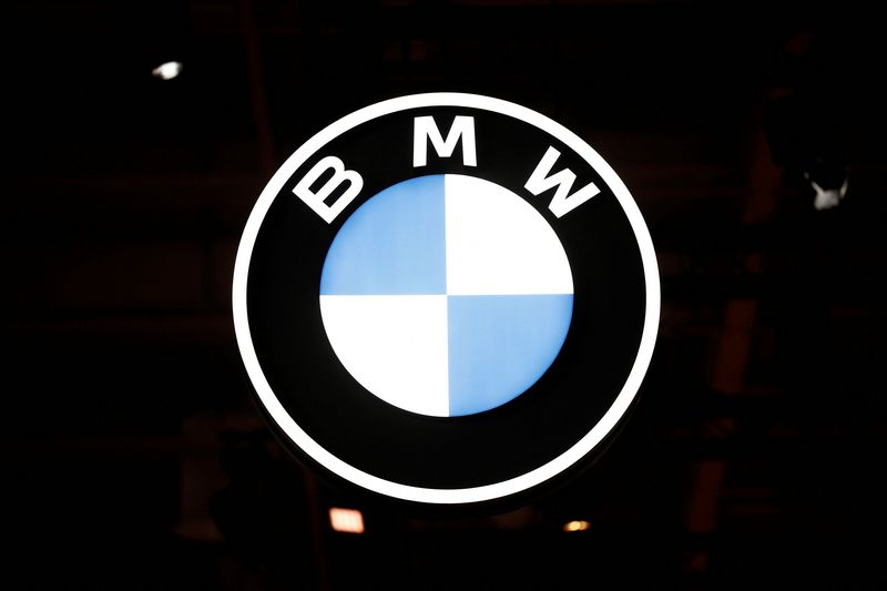 BMW expects full-year earnings margin in lower half of 6-7% target