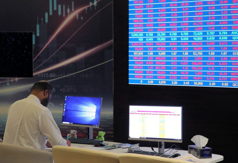 Major Gulf markets fall on weak earnings; Al Rajhi Bank lifts Saudi index