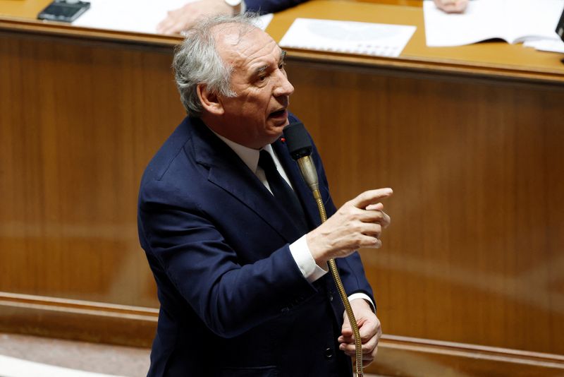 &copy; Reuters. Primeiro-ministro da França, François Bayrou, durante sessão da Assembleia Nacional, em Parisn28/01/2025nREUTERS/Gonzalo Fuentes