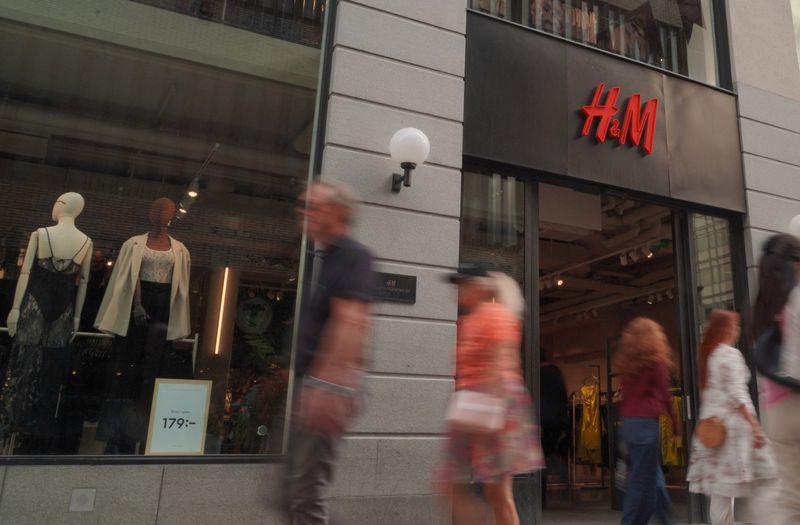 H&M fourth-quarter sales disappoint due to late Black Friday