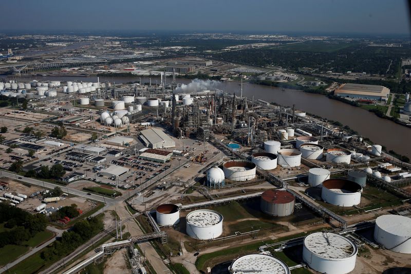 Valero Energy beats quarterly profit estimates