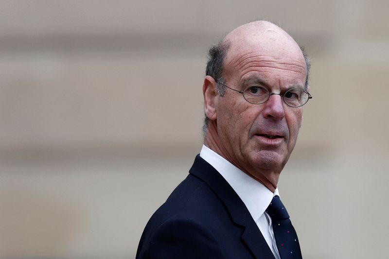 French budget talks on right path, finance minister says