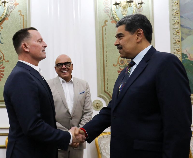 &copy; Reuters. Maduro e Grenell se reúnem em Caracasn31/01/2025nPalácio de Miraflores/Divulgação via REUTERS