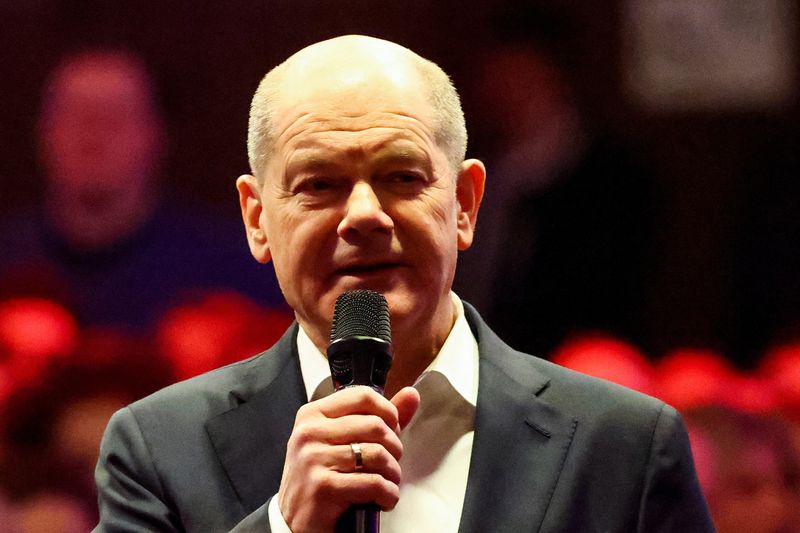 Scholz calls for 'strong and sovereign' Europe ahead of security talks in Paris