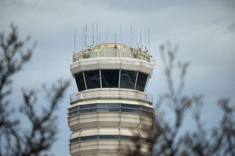 US aviation sector calls for emergency funding for air traffic technology, staffing