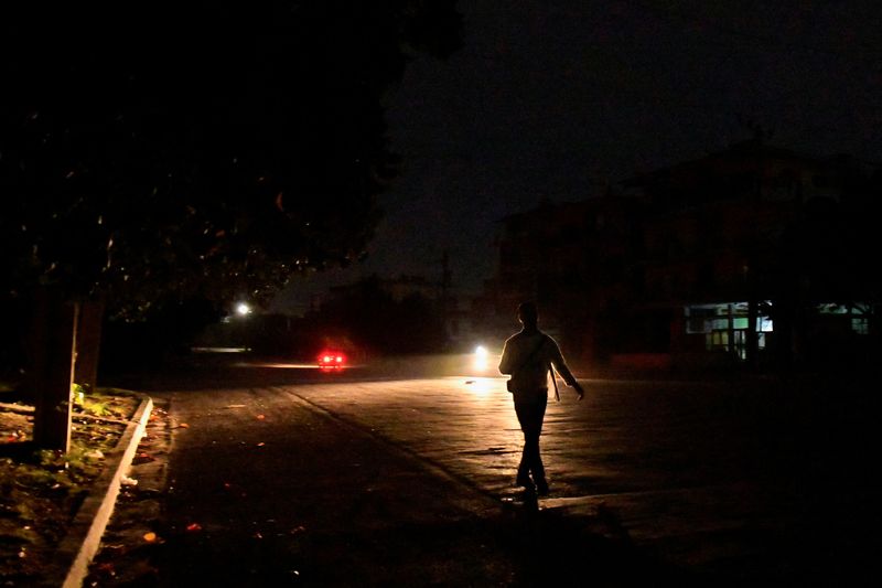 Cubans turn to cooking with charcoal as energy crisis worsens