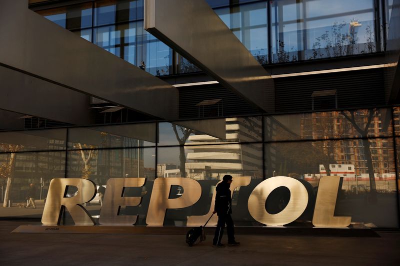 Repsol cuts green hydrogen target by as much as 63%