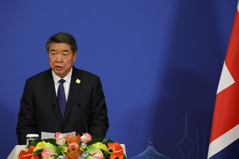 &copy; Reuters. Vice-premiê da China He Lifeng durante declaração à imprensa, em Pequimn11/01/2025nREUTERS/Florence Lo
