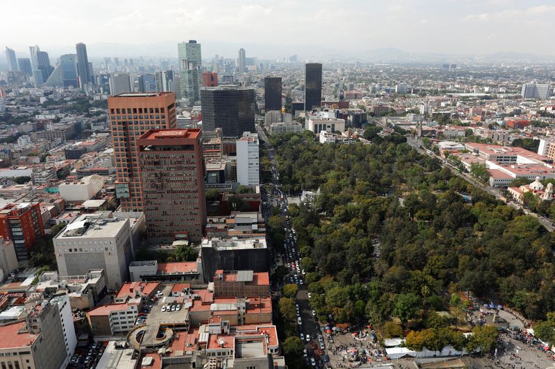 Mexico economy contracts 0.6% in the fourth quarter as trade tensions loom