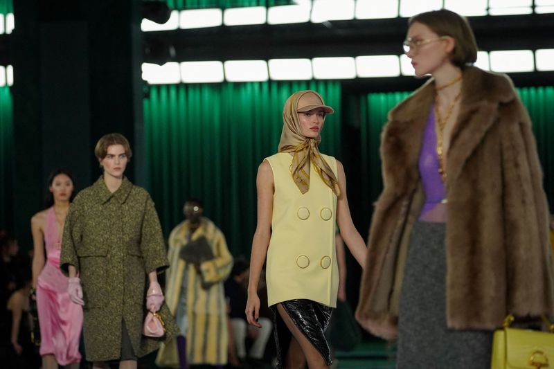&copy; Reuters. Desfile da Gucci na Semana de Moda de Milãon25/02/2025nREUTERS/Stringer