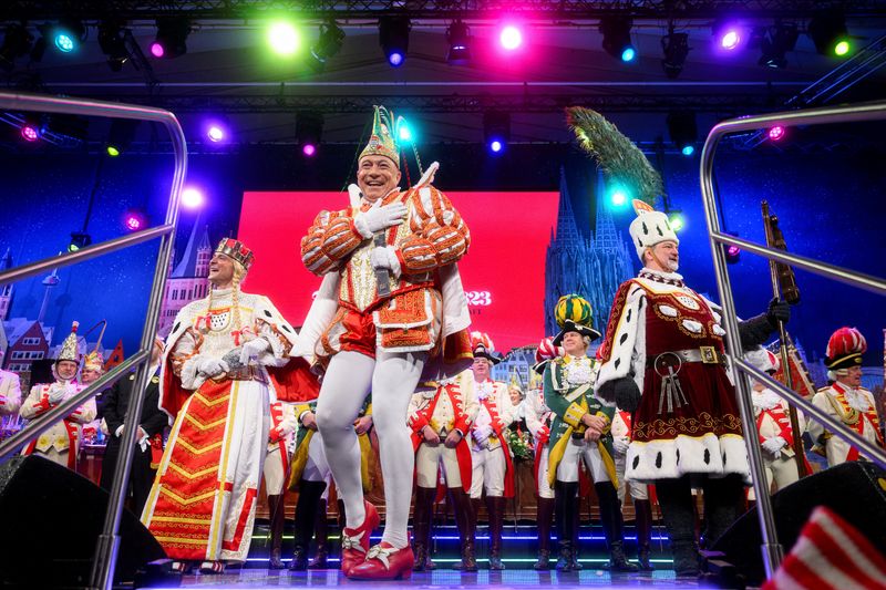 &copy; Reuters. Grupo faz performance durante festividades de Carnaval em Colonia, na Alemanhan13/02/2025 REUTERS/Jana Rodenbusch