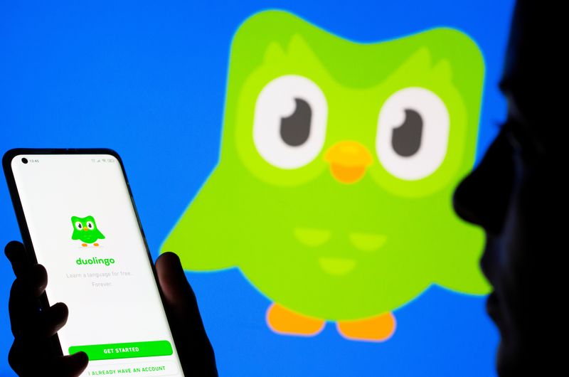 Duolingo forecasts annual revenue above estimates on strong adoption of AI features