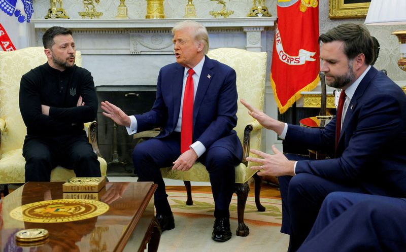 &copy; Reuters. Zelenskiy se reúne com Trump e JD Vance na Casa Brancan28/02/2025nREUTERS/Brian Snyder