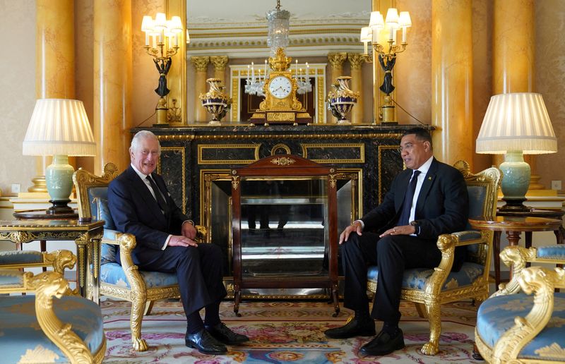 Jamaican government urged to 'fully decolonise' with bill to ditch King Charles