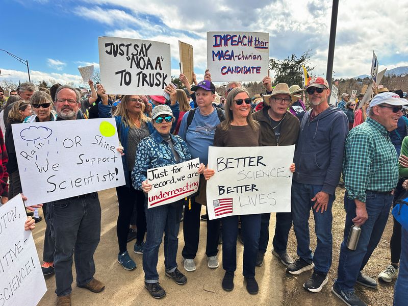 Over 1,000 protest NOAA scientist layoffs in Colorado