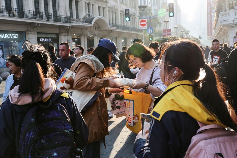 China central bank urged to add policy tools to spur consumption