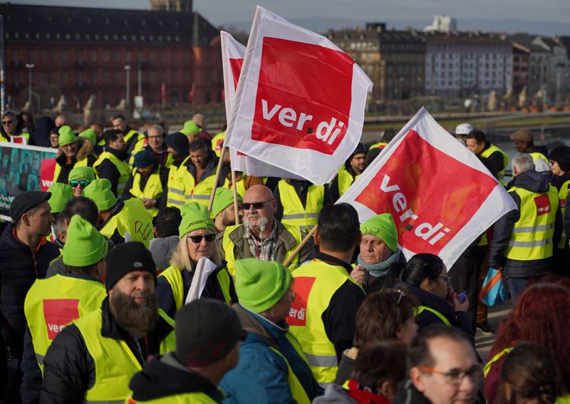 German union, DHL agree to 5% wage increase for postal workers