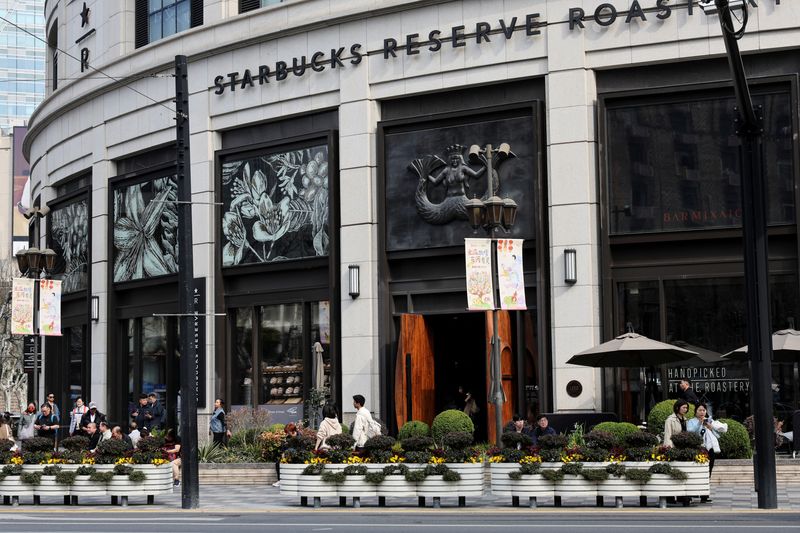 Analysis-Starbucks's China comeback relies on right partner, brewing back the vibe