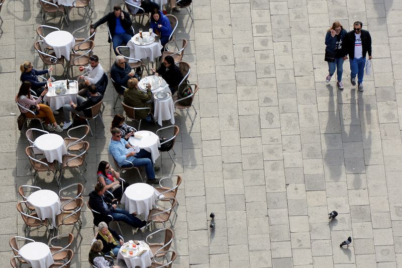 &copy; Reuters. Café em Veneza, Itálian02/04/2019. REUTERS/Guglielmo Mangiapane/File Photo