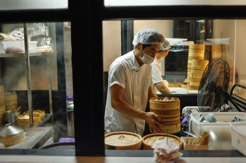 &copy; Reuters. Restaurante em Xangain28/09/2024. REUTERS/Tingshu Wang