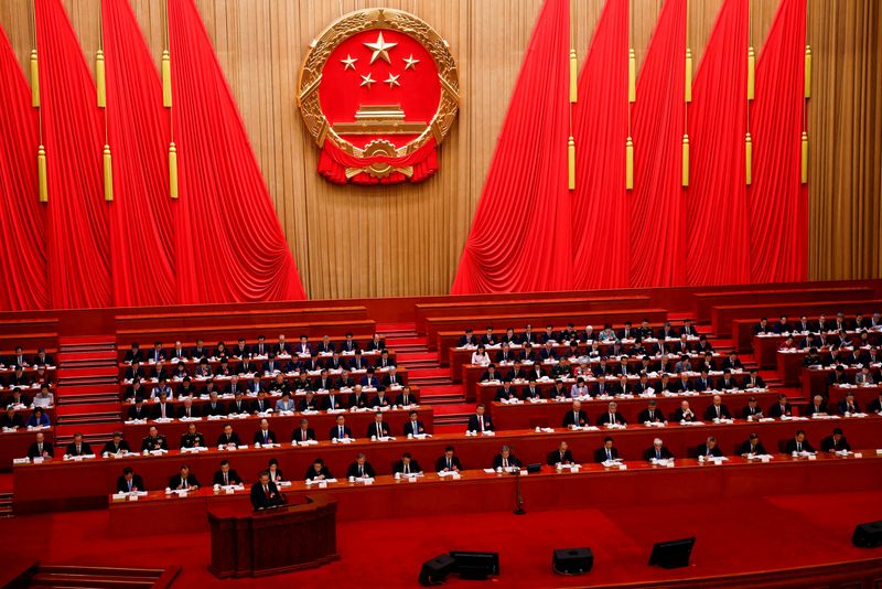 &copy; Reuters. Premiê da China, Li Qiang, discursa na sessão de abertura do Congresso Nacional do Povo, em Pequimn05/03/2025. REUTERS/Tingshu Wang