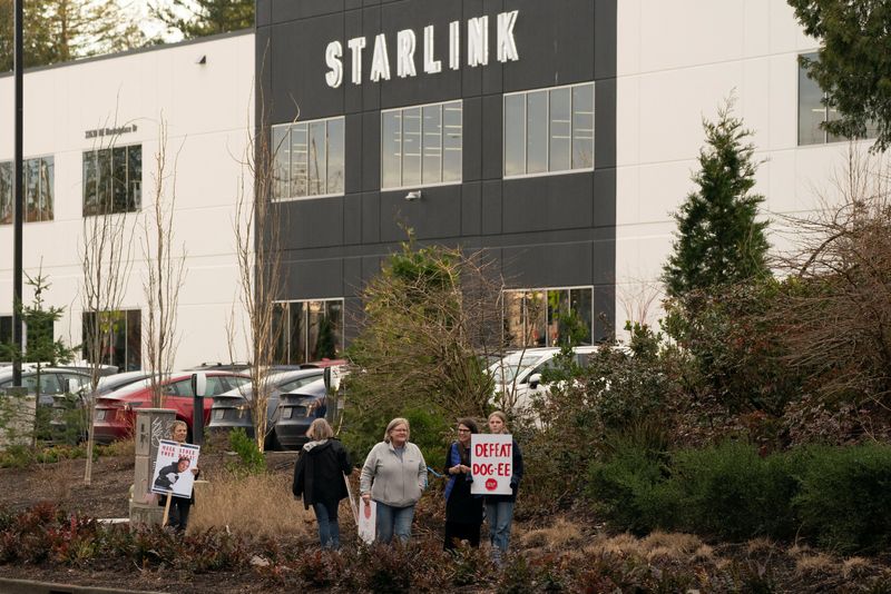 Starlink has no plans to take over any FAA telecom contract