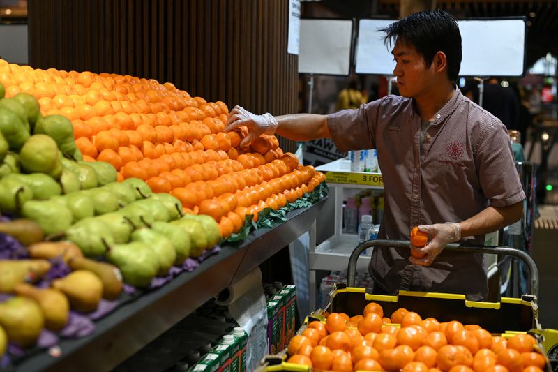 Australia household spending rises for fourth month in January