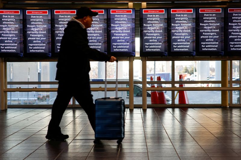 US ends collective bargaining for 50,000 TSA officers