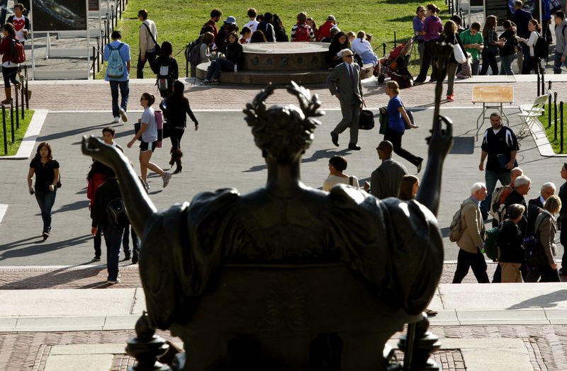 &copy; Reuters. FILE PHOTO: A view of the main campus of Columbia University in New York, October 5, 2009. REUTERS/Mike Segar/File Photo