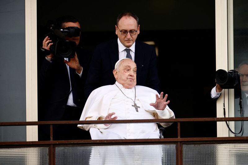 Pope Francis returns to Vatican after five weeks in hospital