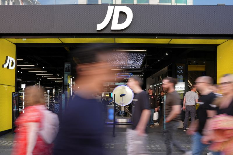 &copy; Reuters. FILE PHOTO: A branch of JD Sports is seen on a high street in London, Britain April 4, 2025. REUTERS/Maja Smiejkowska/ File Photo