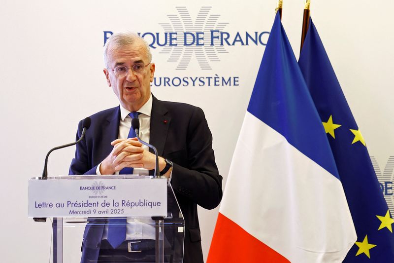 &copy; Reuters. Presidente do banco central da França e membro do BCE, François Villeroy de Galhau, durante entrevista coletiva em Parisn09/04/2025 REUTERS/Abdul Saboor
