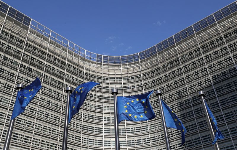 &copy; Reuters. Bandeiras da União Europeia do lado de fora da sede da Comissão Europeia em Bruxelasn30/06/2019 REUTERS/Yves Herman