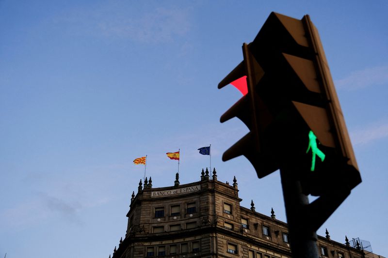 Bank of Spain warns of slowing lending income growth