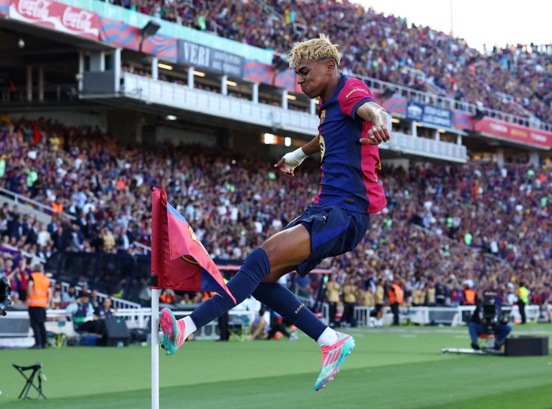 &copy; Reuters. Yamal comemora gol em partida do Barcelonan18/05/2025nREUTERS/Albert Gea