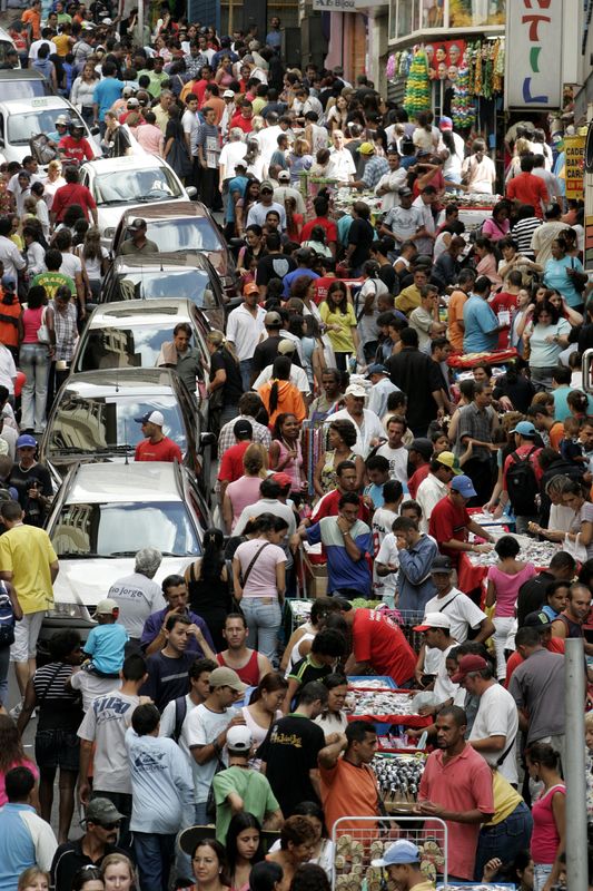 &copy; Reuters. Região comercial de São Paulon22/04/2006. REUTERS/Paulo Whitaker