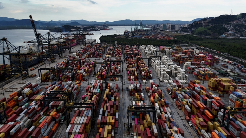 Balança comercial brasileira tem superávit de US$7,239 bi em maio, abaixo do esperado
