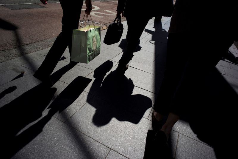 Australia consumer sentiment falls 3.1% in Sept on economic angst
