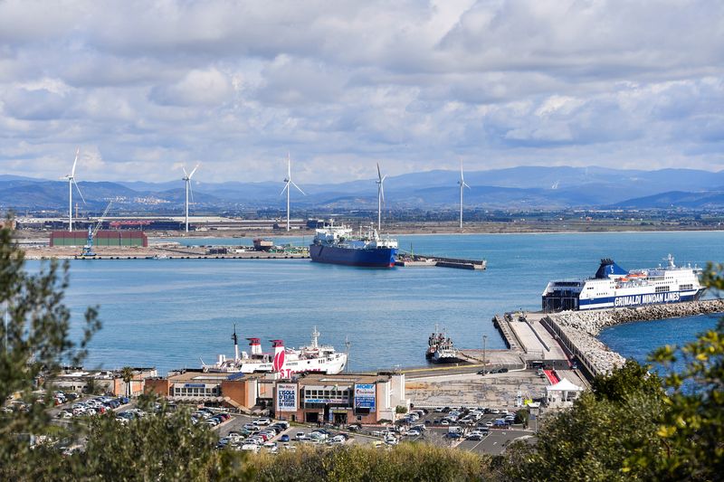 Italy trade surplus widens y/y in July