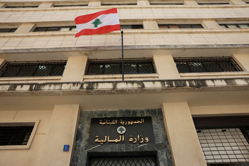 Analysis-Lebanon’s distressed debt soars to shaky new heights