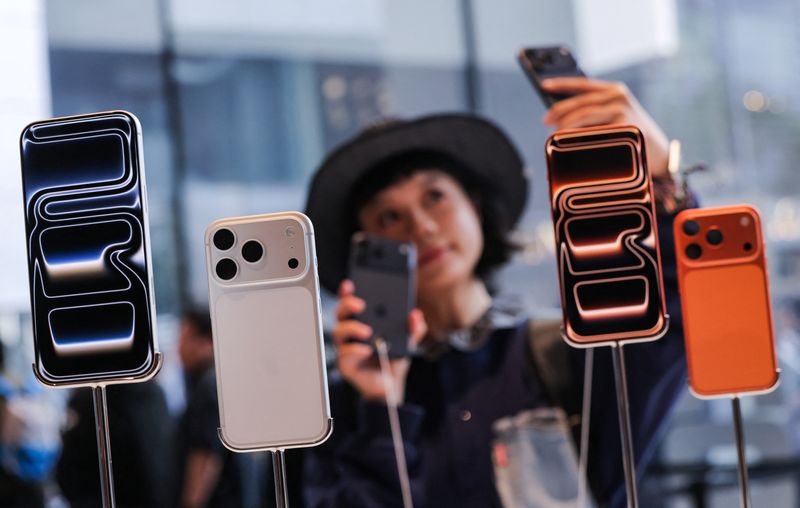 Apple’s iPhone 17 launch draws hundreds in long queue at its Beijing store