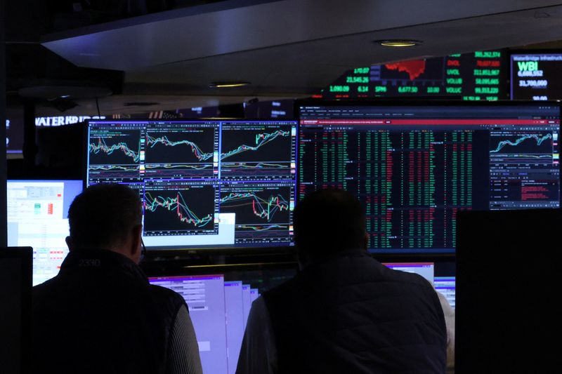 U.S. and Global Equity Funds Face Significant Outflows Amid Investor Caution