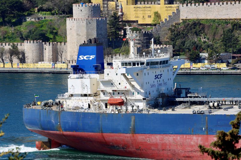 Trump admin gives China ’free pass’ on Russian LNG, Democratic senators say