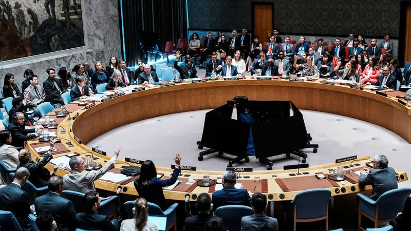 UN Security Council decides not to lift Iran sanctions, but still time to agree delay