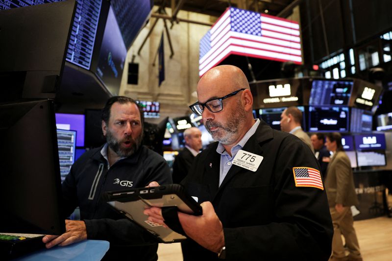 Wall Street mixed with Powell in spotlight for rate outlook