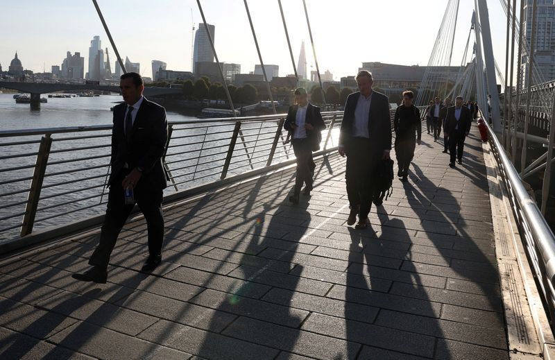 UK pay deals hold at 3% with employers in cautious mood, Brightmine says